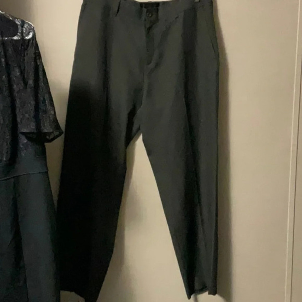 KENNETH Cole - Picture 1 of 7